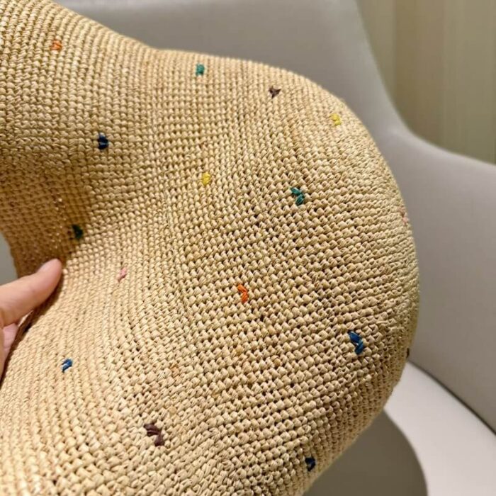 Cappello di paglia pieghevole in rafia realizzato su misura con macchie colorate Cappello da sole estivo fatto a mano con cappello a secchiello naturale Commercio all'ingrosso